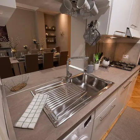 Apartment Grandapartments Via Merliani Naples